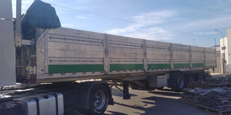 Basculante 12.60,- Metros lateral abatible chasis de acero marca: Leciñena.