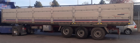 Basculante de 12.60,- Metros lateral abatible con chasis de acero.